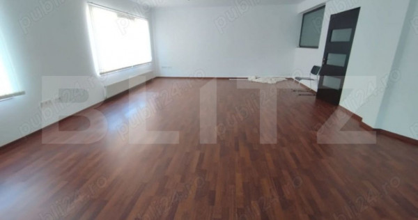 Spatiu de birouri, zona centrala