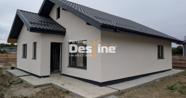 Casa plan parter 3 camere 90 mp + 500 mp teren, finisaje de