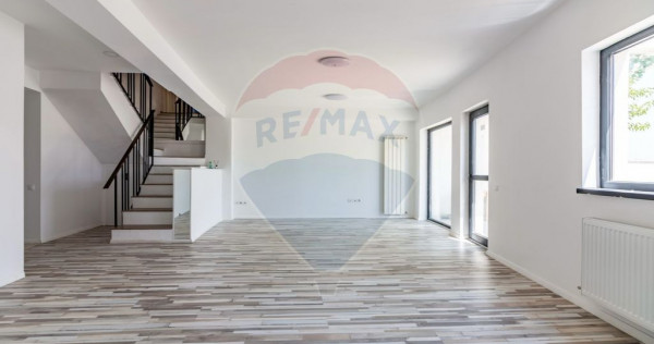 Casă / Vilă in Corbeanca, toate utilitatile, strada pri...