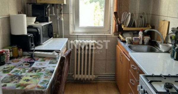 Apartament de vanzare 3 camere, zona Pacurari - Alpha Bank,