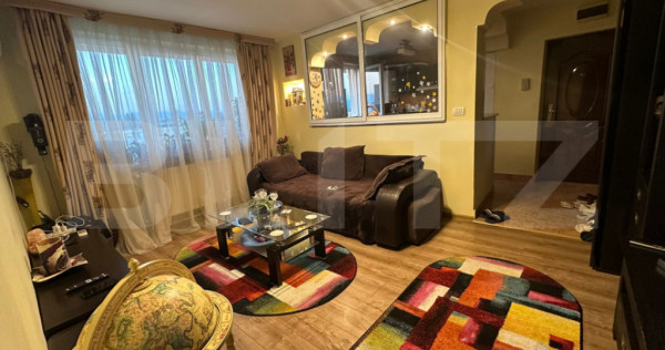 Apartament cu 3 camere, zona 8 Mai, 68 mp