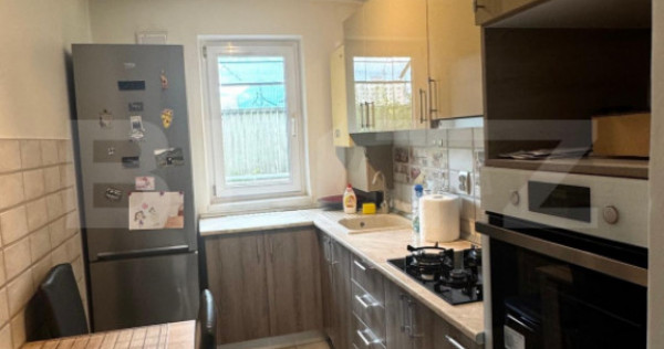 Apartament de vanzare, cu 3 camere decomandat, 60 mp, zona A