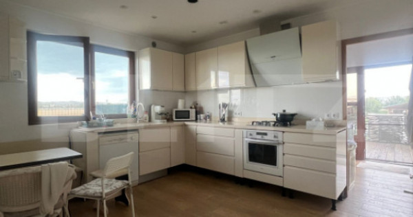 Casa cu 5 camere, 217 mp utili, 1396 mp teren, Cartierul Pri