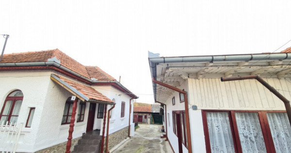 Casă cu teren generos, în centrul comunei Mușetești