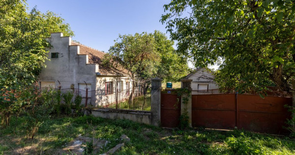 Casă cu 3 camere si teren 2196 mp de vânzare in Covasan...