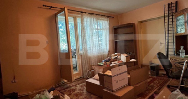 Apartament cu 4 camere, 82 mp, zona Dambu