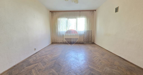 Apartament cu 3 camere str. Alexandru Vlahuta