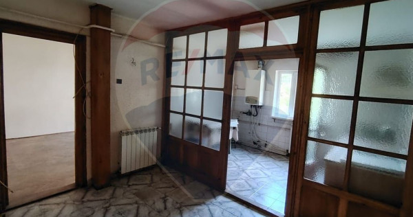 Apartament cu 3 camere str. Alexandru Vlahuta
