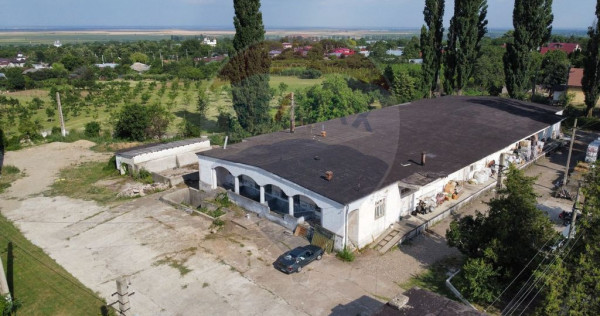 Spațiu industrial de 1,252mp de vânzare