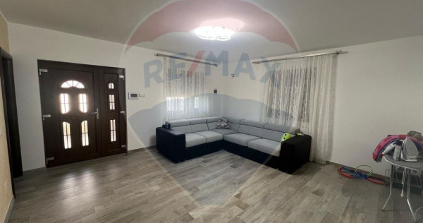 Casă 4 camere Focsani str Militari