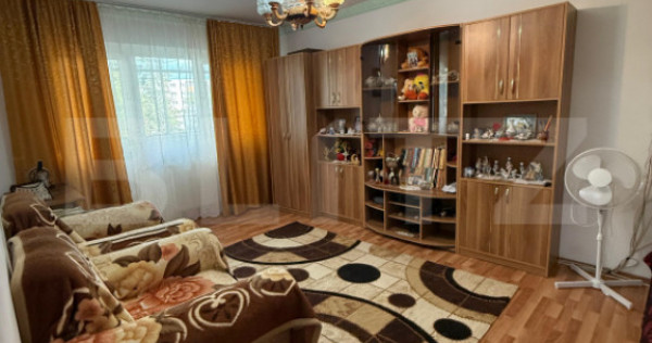 Apartament cu 2 camere, etajul 1, an 1990, 50 mp utili, Camp