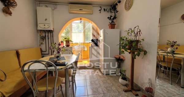 Apartament cu 3 camere, etaj intermediar, centrala propri...