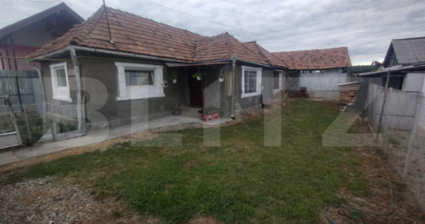 Casa batraneasca, 70 mp, teren 25 ari, orasul Beclean