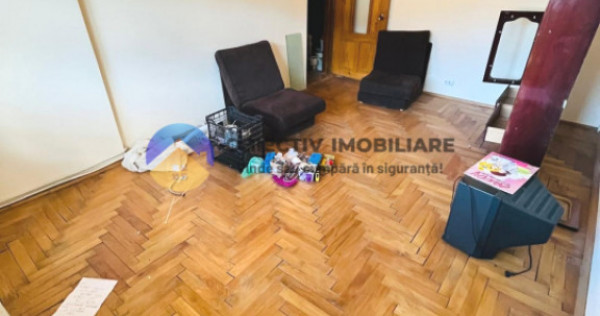 APARTAMENT decomandat 4 camere - TÂRGU NEAMȚ