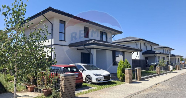 Vanzare Casa 4 camere, stil mediteranean,Domnesti