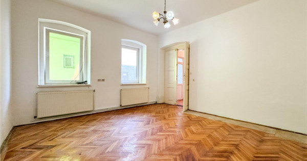 FILM!Apartament 2 camere decomandate, parter, in casa,curte