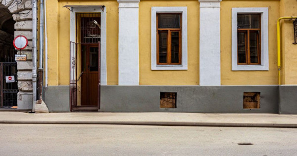 Spațiu comercial strada Episcopiei nr 1, Pregătit pt af...