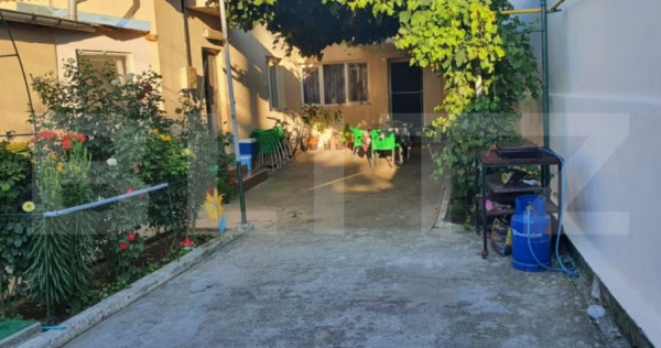 Casa de vanzare, 3 camere, teren 211 mp--Colosseum