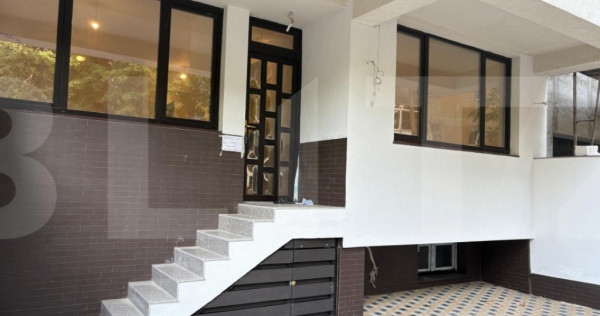 Apartament tip vilă, 4 camere, 3 niveluri, curte proprie 40