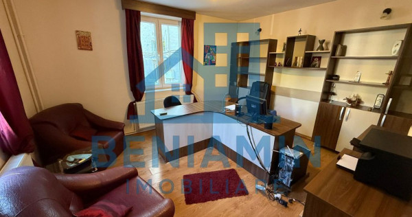 Birou / Apartament de închiriat la casa in centru Gradin...