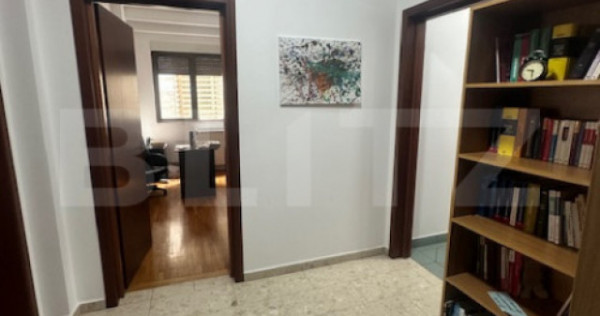 Apartament cu 4 camere, 137.36 mp, zona Primaverii