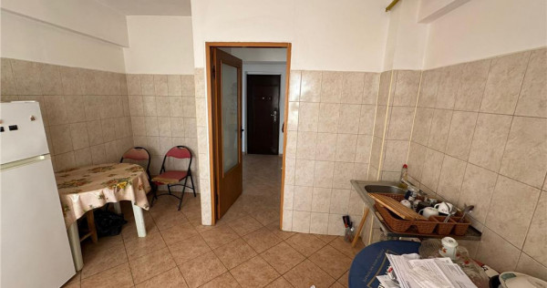 Apartament 2 camere, 60mp , etaj 4 cu acoperis