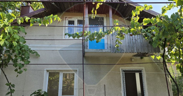 Casa veche boiereasca renovabila + 1500 MP Teren cu 15 m ...