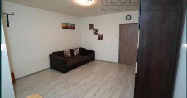 Garsoniera spatioasa Tractorul