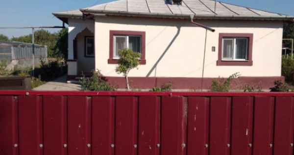 Casă de vânzare în Gârbovi, jud. Ialomița – la doar 7