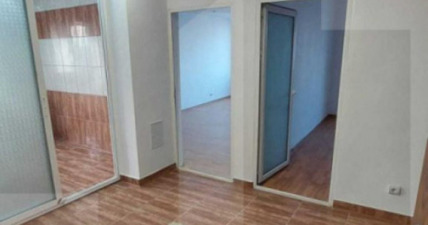 Apartament cu 4 camere, 80 mp, renovat, zona Berceni - negoc