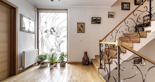 Vilă exclusivistă pe malul Mureșului – design modern...