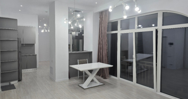 Vand apartament 2 camere,Deva, ultracentral, et 1, 85 mp