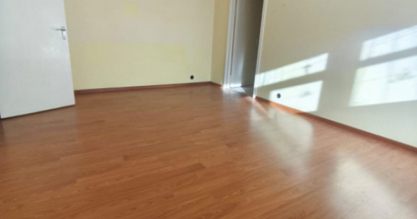 Apartament 3 camere, 61mp, zona Hurmuzachi, Radauti