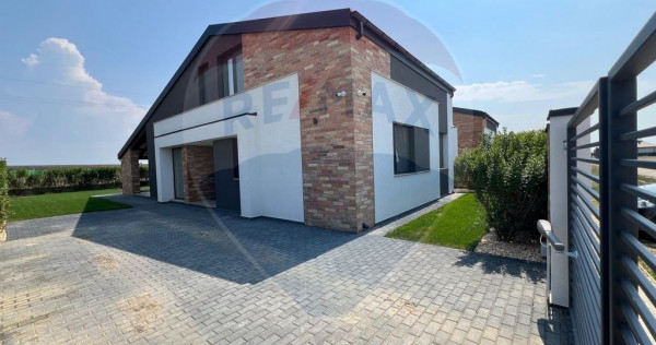 Casă / Vilă cu 5 camere de vânzare în zona Exterior Nord