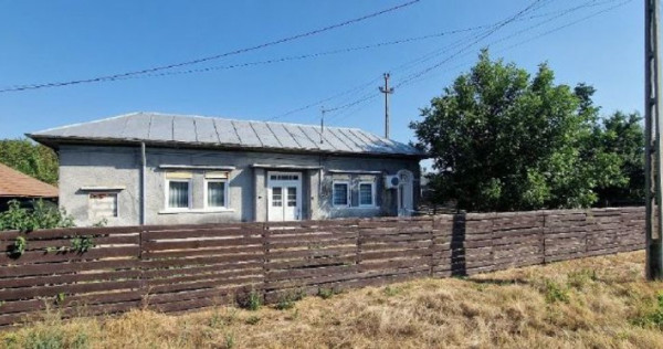 Cota de 3/6 din casa situata in comuna Curcani, Jud Calarasi