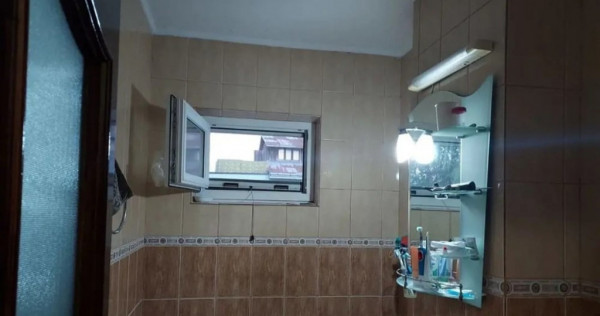 Apartament cu 3 Camere Decomandate Zona George Enescu