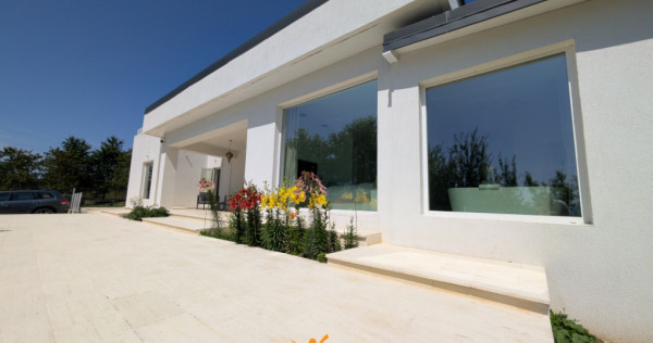 Casă superbă 7 camere mobilată utilată stil oriental Bâ