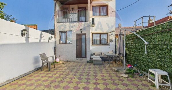 Casă / Vilă cu 3 camere de vânzare în zona Andronache