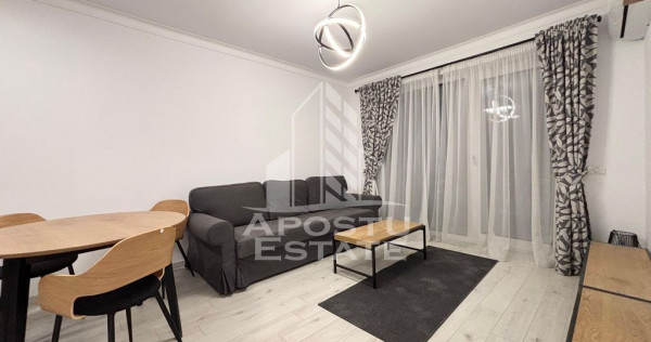 Apartament cu 3 camere, semidecomandat, zona Lipovei
