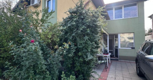 Casa individuala cu spatiu comercial in centru Popesti Leordeni