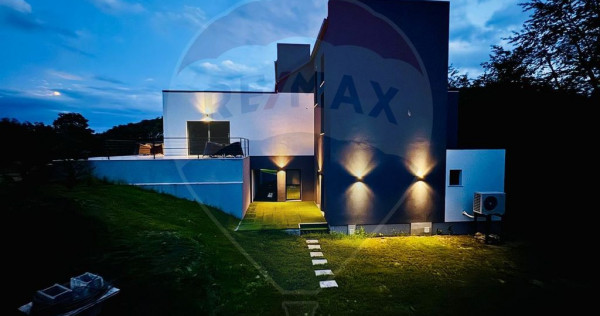 Casă Moderna De Vanzare