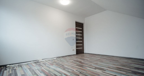 Apartament cu 3 camere de vânzare în zona Burdujeni