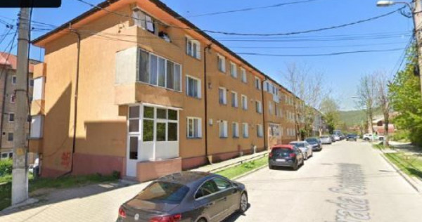 Cota de 1/8 din apartament 3 camere-loc Petrosani, jud. H...