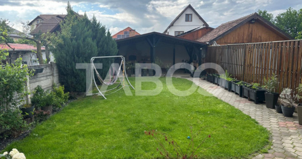 Casa cu 5 camere construita in 2012 in zona Vasile Aaron din