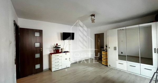 Apartament 3 camere,etaj 3,zona UMT