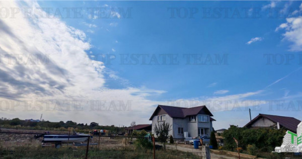 Ferma 3,3ha, din care 2,5ha intravilan, vila 7 camere, D P E