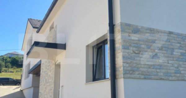 OPORTUNITATE! Casă cu 4 camere la intrare în Dezmir!