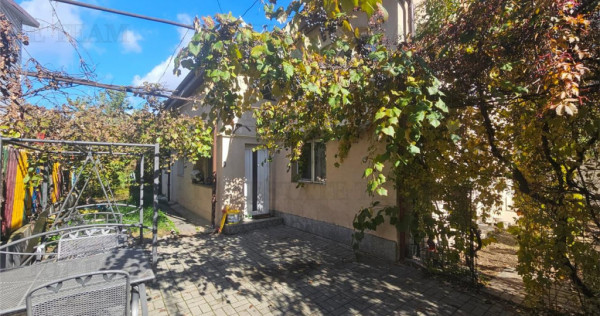 Casa 6 camere teren 363mp in sector 6