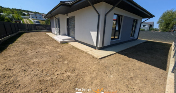 Casa cu 3 camere in Visan aproape de transport, 2 bai, curte