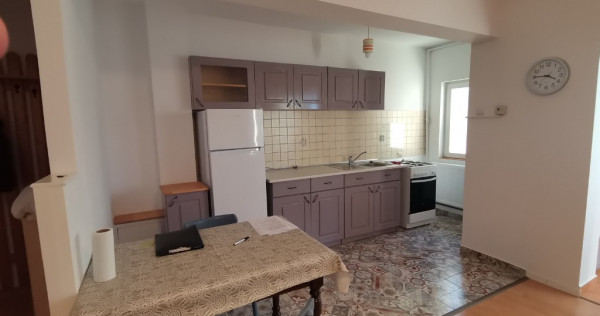 INCHIRIEZ apartament 2 camere ,constructie noua, zona Strand II